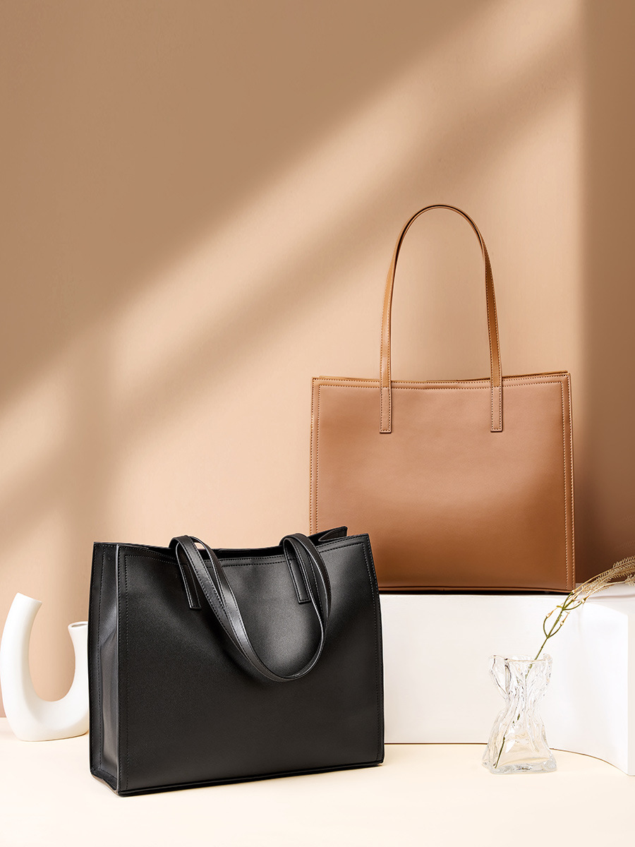 Smooth Structured Daily Tote Bag
