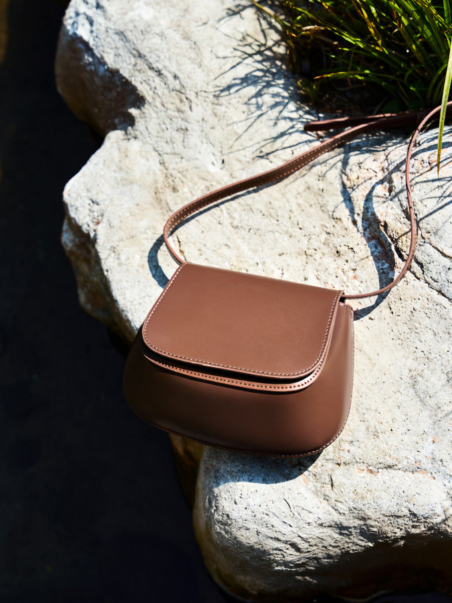 Vintage Shell Crossbody Bag